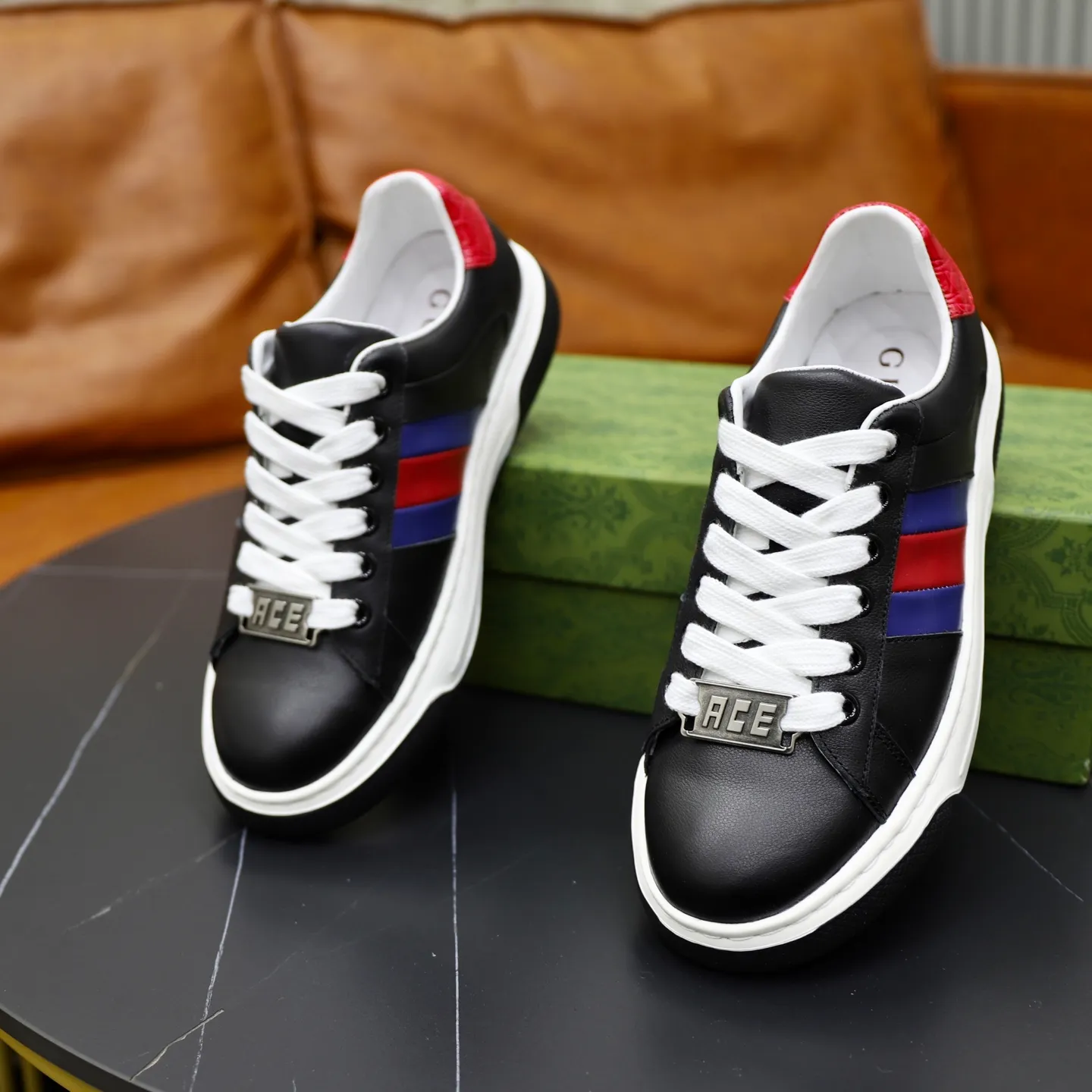 Ex-factory price: 500💰🙅‍♂️🙅‍♂️🙅‍♂️ Brand: Gucci GuCCI Standard code: 38-44 (45 customized) Grade: Same as the official website Material: Original leather splicing Comfortable and breathable pigskin lining Lightweight and wear-resistant sports outsole Style category: Men's fashionable casual shoes Running sneakers Distinguished luxury brand elements Top luxury Color: actual picture color